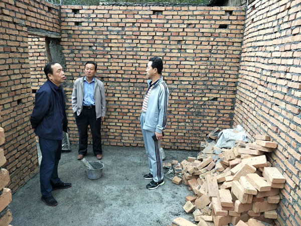 隴運集團公司黨委書記、董事長李寅祥同志深入琵琶鎮(zhèn)寧強村開展幫扶工作