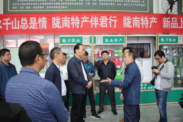 市安委辦主任、安監(jiān)局局長李永宏一行到隴運(yùn)集團(tuán)公司檢查指導(dǎo)工作