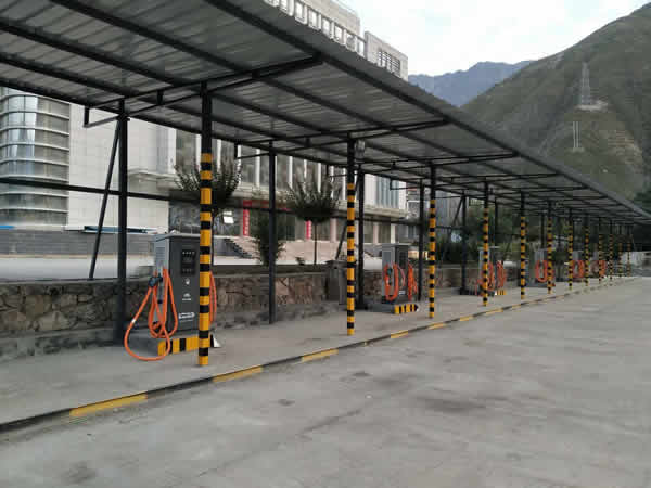 隴運集團武都公交公司第三批新能源公交車暨第二批充電樁投入運營