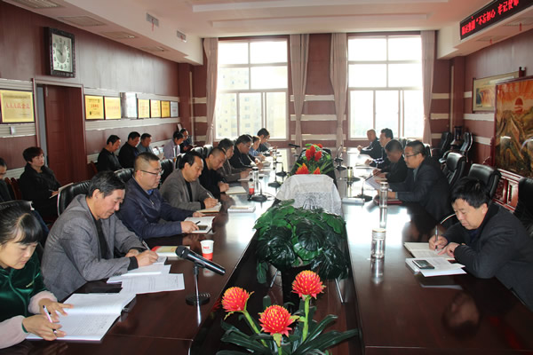 隴運(yùn)集團(tuán)公司黨委召開(kāi)“不忘初心、牢記使命”主題教育讀書(shū)班暨理論學(xué)習(xí)中心組第七次集中學(xué)習(xí)（擴(kuò)大）會(huì)議